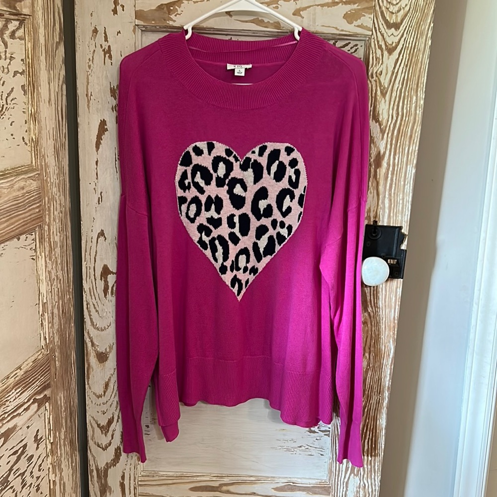 Crown & Ivy Women's Long Sleeve Animal Heart Sweater